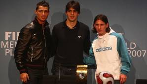 2007 wurde Messi Dritter bei der Wahl zum Weltfußballer hinter Kaka (M.) und Ronaldo