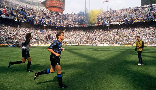 Zwischen 1988 - 1992 spielte Matthäus dann in der Serie A für Inter Mailand. Mit Inter wurde er Meister, Supercup-Sieger und UEFA-Cup-Sieger