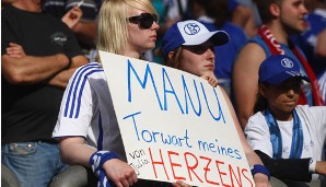 So einfach ließen die Schalke-Fans ihren Torwart-Liebling allerdings nicht ziehen und versuchten es auf die emotionale Schiene