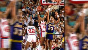 Platz 2: Kareem Abdul-Jabbar - 476 Blocks in 237 Spielen - Teams: Milwaukee Bucks, Los Angeles Lakers.