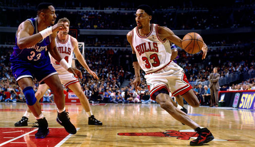 Small Forward Scottie Pippen (r.) lief in den 90er-Jahren zu großer Form auf. An der Seite von Michael Jordan wurde er sechsfacher Meister mit den Chicago Bulls