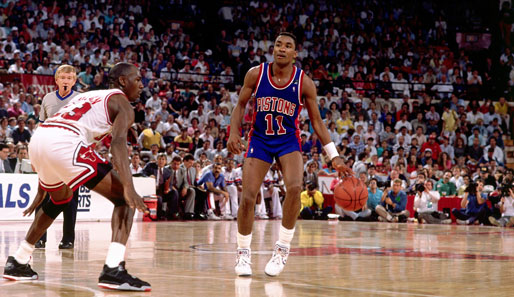 Er spielte zwischen 1981 und 1994 für die Detroit Pistons und wurde als Anführer der "Bad Boys" zwei Mal Champion: Isiah Thomas (r.)