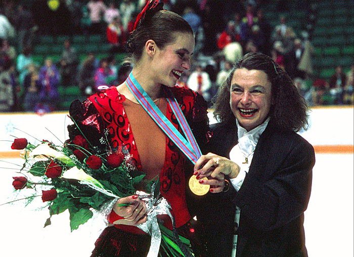 Damit verteidigte Witt erst als zweite Eiskunstläuferin nach Dreifach-Olympiasiegerin Sonja Henie Olympisches Gold