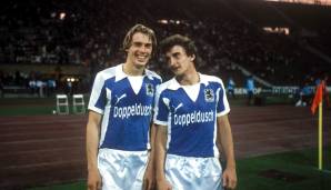 Über seine erste Profistation Kickers Offenbach führte ihn sein Weg 1980 in die Bundesliga zu 1860 München - hier gemeinsam mit Wolfgang Sidka (l.).