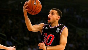 Curry wurde die Ehre zuteil, bei seinem ersten All-Star-Game direkt zu starten. Schnell zog er in der Gunst der NBA-Fans an Point-Guard-Liebling Chris Paul vorbei