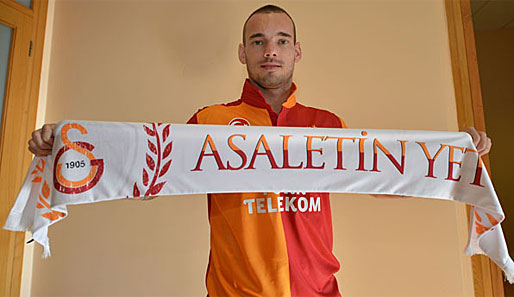 Und et voila! Wesley Sneijder bei Galatasaray...