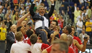 Der vorläufige Höhepunkt: Svetislav Pesic führt den FC Bayern zur deutschen Meisterschaft