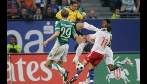 Das musste im Jahr 2008 im Nordderby auch Ivica Olic vom Hamburger SV schmerzhaft erfahren…