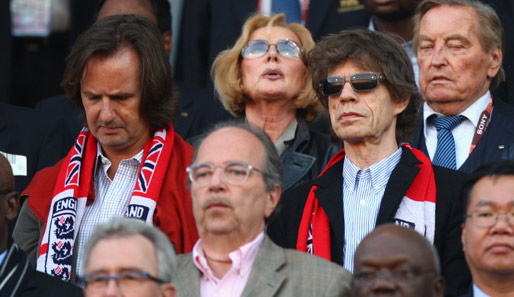 Unter den Zuschauern drückte auch Mick Jagger (r.) den Three Lions die Daumen. Er hatte allerdings weniger Grund zur Freude als Gerhard Mayer-Vorfelder im Hintergrund