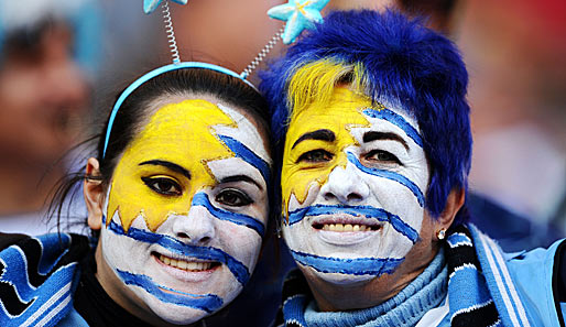 Der Gegenentwurf aus Uruguay sieht stark nach Mutter und Tochter aus. Wobei die Dame rechts auch bei den Haaren kein Halt macht