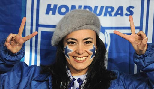 Auch Honduras schickte eine bemalte Schönheit ins Rennen - klares Fan-Unentschieden