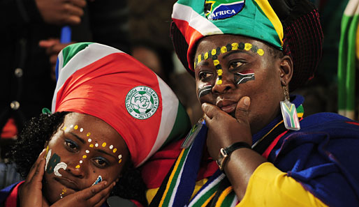 FRANKREICH - SÜDAFRIKA: Banges hoffen auf ein Wunder der Bafana Bafana bei diesen farbenfrohen Damen