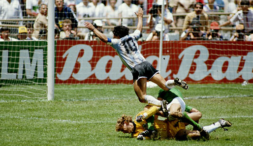 Es ist nicht das Spiel des Diego Maradona. Die DFB-Elf findet Wege, dem Superstar des Turniers den Spaß zu verderben