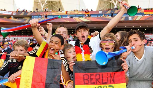 Deutschland - Serbien 0:1: Vor dem Anpfiff herrschte bei den deutschen Fans Begeisterung pur
