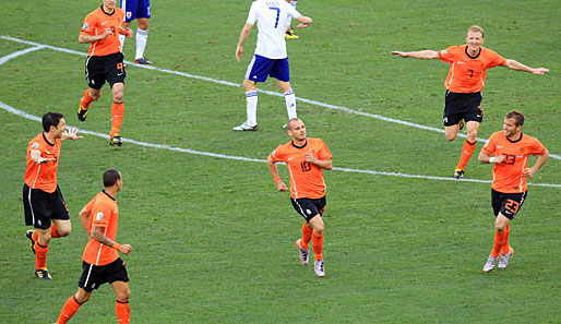 Die Erlösung: Wesley Sneijder lässt es nach 53 Minuten ordentlich krachen! 1:0 für die Niederlande