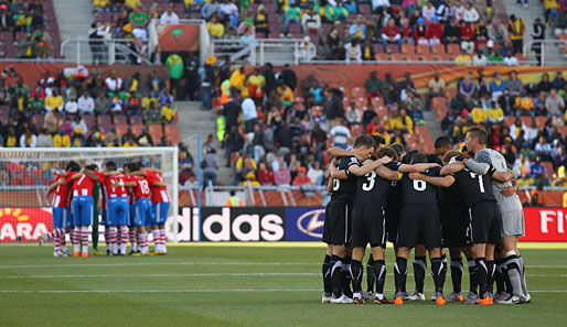 PARAGUAY - NEUSEELAND 0:0: Sekunden vor dem Anpfiff - beide Teams träumen noch vom Achtelfinale