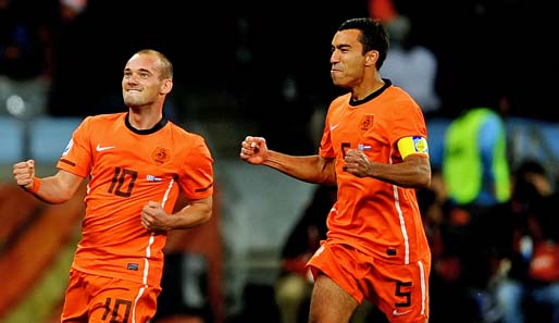 Drei starke Minuten in Halbzeit zwei reichten den Niederlanden: Zuerst traf Sneijder (l.) zum 2:1,...