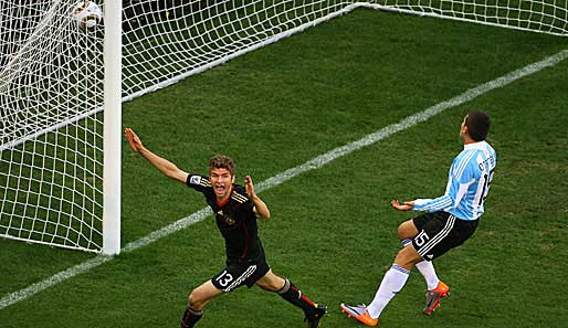 Toooor! 1:0 für das DFB-Team! Thomas Müllers viertes Tor bei der WM 2010