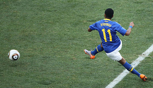 Auch ganz hübsch: Hier erzielt Robinho gerade das 1:0 für Brasilien…
