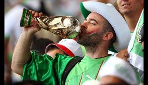 Neue Marketingidee zur nächsten WM: Pokal als Bierflaschenkühler