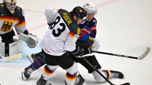 Für Leo Pföderl und seine Teamkollegen geht es heute bei der Eishockey-WM gegen Polen.