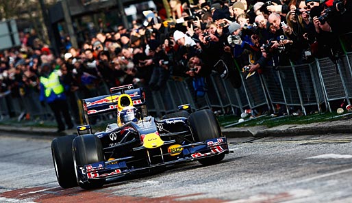 Sebastian Vettel drehte mit seinem Boliden seine Runden in Milton Keynes