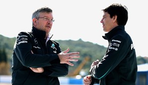 Mercedes Motorsportdirektor Toto Wolff (r.) bestreitet den Abschied von Ross Brawn (l.)