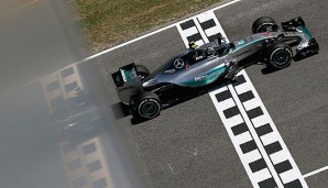 Nico Rosberg überquerte die Ziellinie in Katalonien mit deutlichem Vorsprung auf Lewis Hamilton