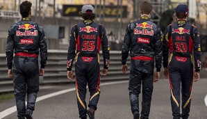 Ricciardo, Sainz Jr., Kvyat und Verstappen (v.l.n.r.) sind Teil der Red-Bull-Familie