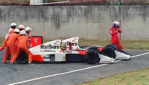 Senna-Prost-Crash, 1989: Beim vorletzten Saisonrennen crashen die McLaren-Teamkollegen Senna und Prost. Der "Professor" scheidet aus, der Brasilianer siegt. Doch: Senna wird die Schuld am Unfall gegeben, er wird disqualifiziert und Prost ist Weltmeister.