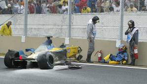 Doch auch Rückschläge gehören dazu. Im Chaos-Rennen von Brasilien trifft er Trümmerteile von Mark Webber und rast in die Leitplanke. Das Rennen wird abgebrochen, Alonso bleibt zum Glück fast unverletzt.
