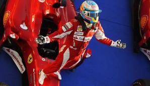 Nach einer erfolglosen Saison 2009 gibt es dann den nächsten großen Schritt in Alonsos Laufbahn. Er wechselt zu Ferrari und wird Teamkollege von Felipe Massa.