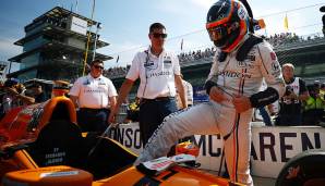 So langsam bekommt Alonso die Formel 1 satt. Sein neues Ziel: die Triple Crown. Also fährt er 2017 beim Indy 500 mit - und überzeugt. Nur ein Ausfall verhindert ein Top-Ergebnis.