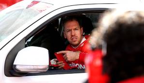 Sebastian Vettel war mit hoher Geschwindigkeit in Kurve 3 geradeaus in die Streckenbegrenzung geprallt.