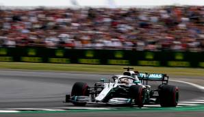 Nachdem er in den ersten Runden am kämpfenden Bottas scheiterte, zeigte Hamilton bei freier Fahrt sein und das Potenzial von Mercedes. Beeindruckend, wie er sich im letzten Umlauf noch die schnellste Rennrunde krallte - auf alten Reifen wohlgemerkt.