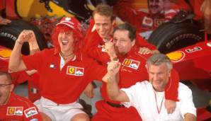 GP von Malaysia: Häkkinen wollte es Schumacher im letzten Rennen der Saison noch einmal beweisen. Allerdings löste der Finne einen Frühstart aus und wurde mit einer 10-Sekunden-Strafe belegt. Schumi siegte am Ende knapp vor Coulthard.