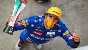 MARCA: "Carlos Sainz streichelt den Himmel in Monza. Ein verrücktes und unfallträchtiges Rennen ohne den verdienten Lohn für den Spanier. Immenses Glück bugsiert Pierre Gasly auf das Siegerpodest. Was bei Ferrari abgeht, ist nicht mehr normal."