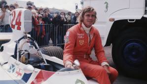 Auch neben der Strecke zeigte sich Hunt stets abgeklärt und kompromisslos, was ihm zu seiner aktiven Zeit als F1-Fahrer den Status einer Art Pop-Ikone verlieh. Starb 1993 in Folge eines Herzinfarkts.