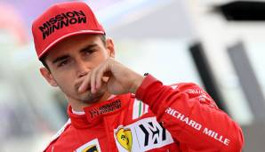 FERRARI – Charles Leclerc: 2021 war nicht das Jahr des Charles Leclerc. Obwohl der Ferrari ein deutlich verbessertes Paket im Vergleich zu 2020 an den Start brachte, blieben Top-Leistungen beim Monegassen aus. Das soll sich 2022 ändern.