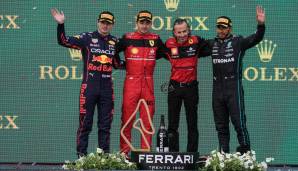 Das Podest des vergangenen Rennens in Spielberg, Österreich: Ferrari-Pilot Charles Leclerc (m.) triumphiert vor Max Verstappen (l.) und Lewis Hamilton (r.).