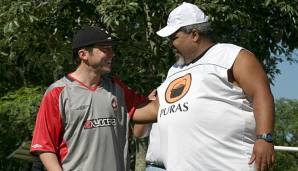 Lothar Matthäus im Gespräch mit dem Physio bei Paranaense