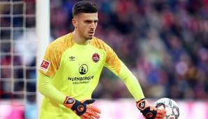 Fabian Bredlow: Der VfB Stuttgart hat einen Ersatz für Ron-Robert Zieler gefunden. Wie die Schwaben mitteilten, erhält der 24-jährige Keeper einen Vertrag bis 2022.