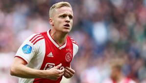 DONNY VAN DE BEEK (Ajax Amsterdam/Vertrag bis 2022): Laut De Telegraf hat Real Madrid Verhandlungen mit Ajax aufgenommen. Amsterdam-Sportdirektor Marc Overmars soll 50-60 Millionen fordern, Real ist wohl bereit, diese Summe zu zahlen.