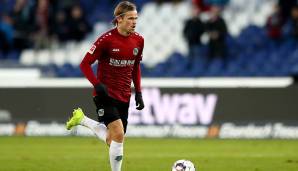 IVER FOSSUM: Der 23-jährige Norweger verlässt Hannover 96 und läuft künftig für Aalborg FK auf. Fossum, der dreieinhalb Jahre für die Niedersachsen spielte, sprach von einer "harten Entscheidung".