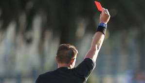 Schiedsrichter Manfred Bauer revidierte seine Rote Karte.
