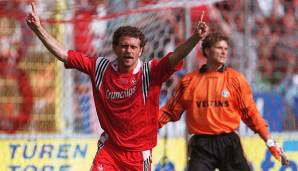 Mit OLAF MARSCHALL machte ein weiterer ostdeutscher Stürmer Karriere in der Bundesliga. Trug von 1994 bis 2002 das Trikot des 1. FC Kaiserslautern und hatte 1998 mit 21 Toren entscheidenden Anteil am Meistertitel der Roten Teufel.