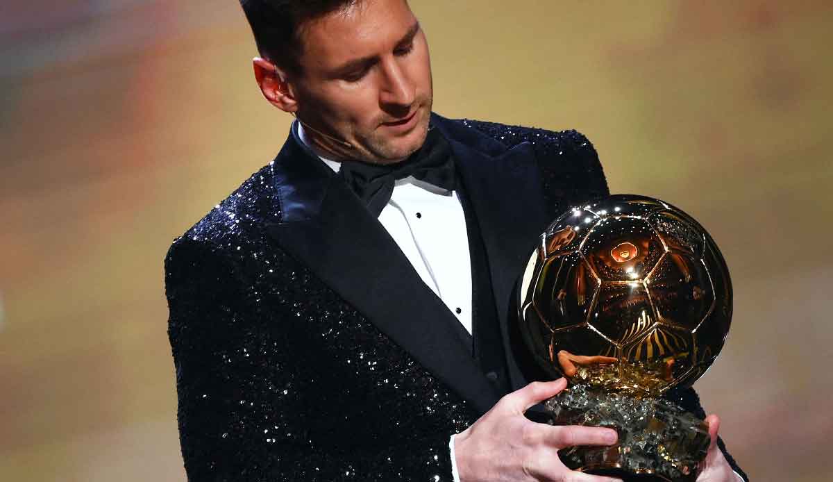 Lionel Messi hat in diesem Jahr zum siebten Mal den Ballon-d'Or entgegengenommen - zur großen Enttäuschung vieler Lewandowski-Fans. Doch wer hätte den Goldenen Ball gewonnen, wenn man die Spieler nur aufgrund ihrer Ligaauftritte bewertet hätte?