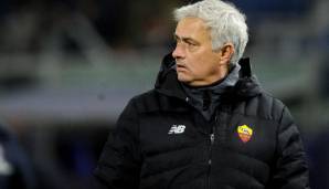 AS ROM: Laut Transferexperte Fabrizio Romano wollen die Römer weiterhin mit dem in der Kritik stehenden Coach Jose Mourinho zusammenarbeiten. Statt eines Trainerwechsels soll eine Transfer-Offensive im Winter gestartet werden.