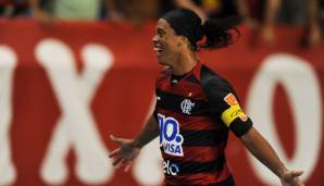 Ronaldinho unterzeichnete 2011 einen Vertrag bei Flamengo, der ihm zusicherte, zweimal pro Woche abends feiern gehen zu dürfen. Hoffentlich hatte er sich da wenigstens nicht die Tage vor den Spielen ausgesucht…