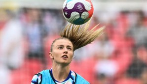 LEAH WILLIAMSON: : Versuchte, das Spiel beständig aus der Defensive anzutreiben und Tempo zu entwickeln. Viele Aufbauaktionen liefen über sie. Beim 1:1 setzte die Kapitänin Waßmuth nicht unter Druck. Dennoch eine Schlüsselfigur Englands. Note: 3.